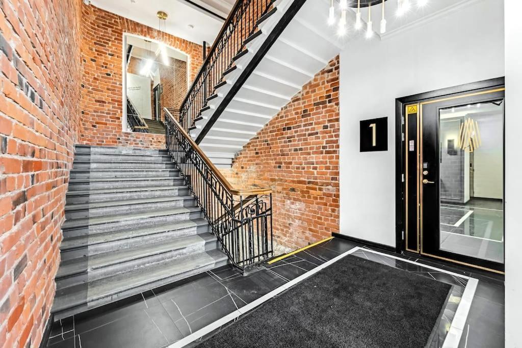 Urban-Glam City Centre Studio With A Gym And Terrace Таллин Экстерьер фото