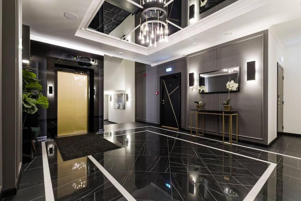 Urban-Glam City Centre Studio With A Gym And Terrace Таллин Экстерьер фото