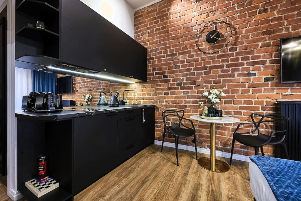 Urban-Glam City Centre Studio With A Gym And Terrace Таллин Экстерьер фото