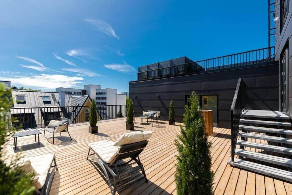 Urban-Glam City Centre Studio With A Gym And Terrace Таллин Экстерьер фото