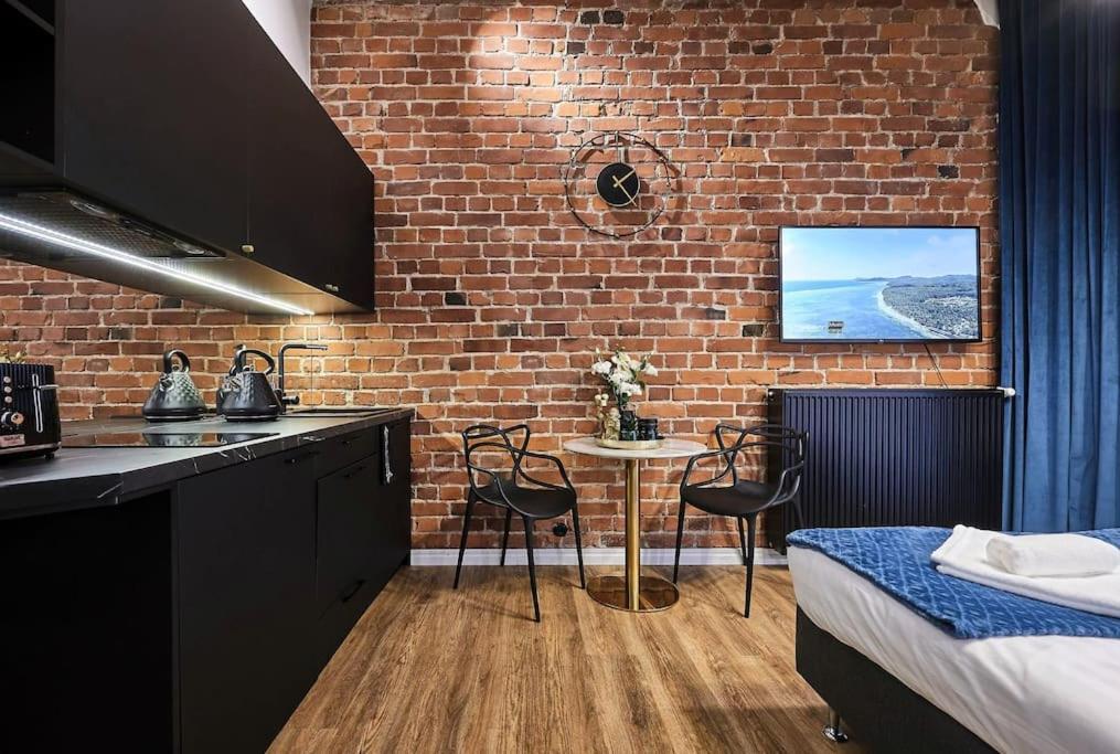 Urban-Glam City Centre Studio With A Gym And Terrace Таллин Экстерьер фото