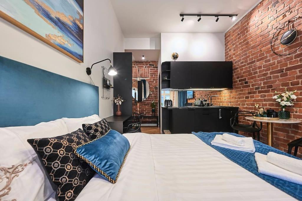 Urban-Glam City Centre Studio With A Gym And Terrace Таллин Экстерьер фото